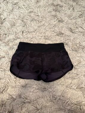 LULULEMON black camo speed up shorts
